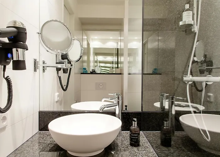 One Berlin-hauptbahnhof 3*