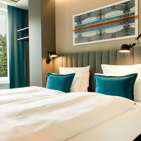 One Berlin-hauptbahnhof 3*