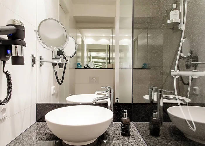 One Berlin-hauptbahnhof 3*