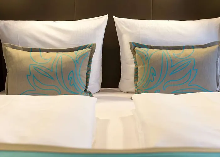 One Berlin-hauptbahnhof 3*