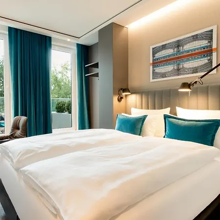 One Berlin-hauptbahnhof 3*