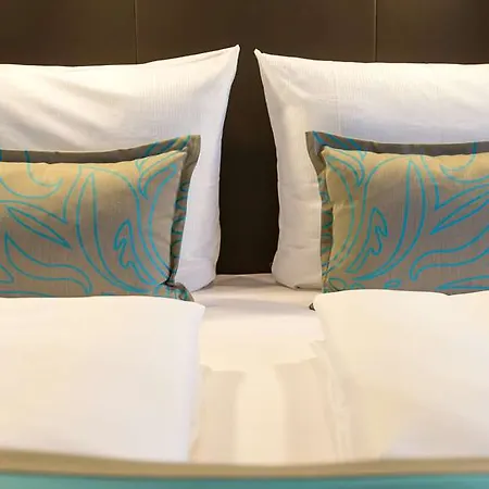 One Berlin-hauptbahnhof 3*