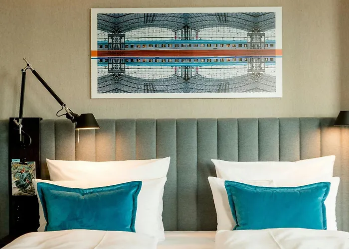 One Berlin-hauptbahnhof 3*